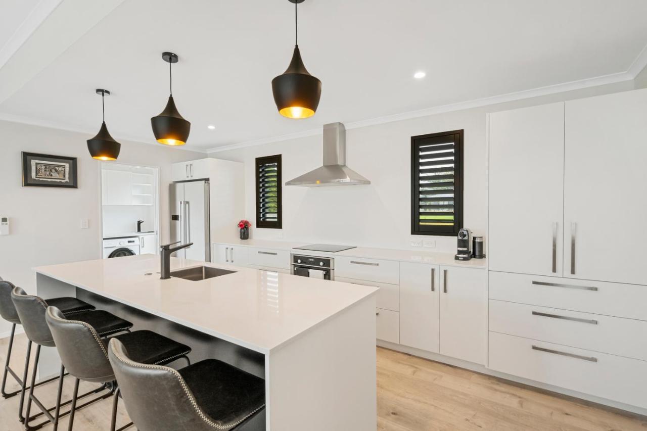 Pride Of Pinot - Martinborough Holiday Home Eksteriør bilde