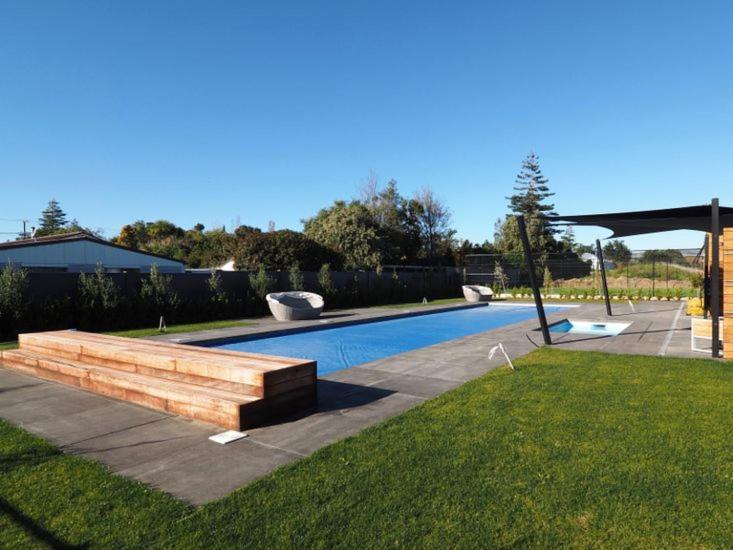 Pride Of Pinot - Martinborough Holiday Home Eksteriør bilde